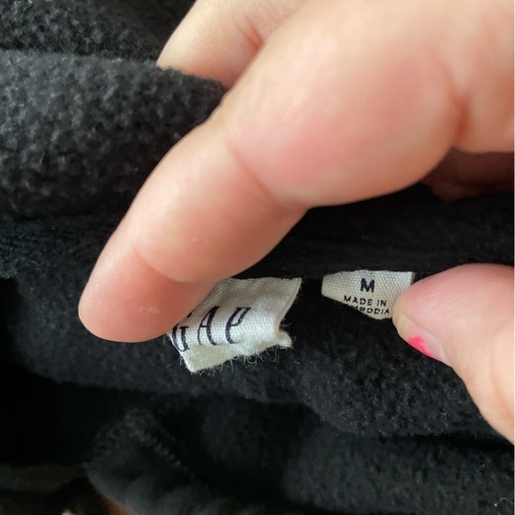 GAP Boys Black Fleece lined Hoodie Sweatshirt with Logo size M - Picture 2 of 5